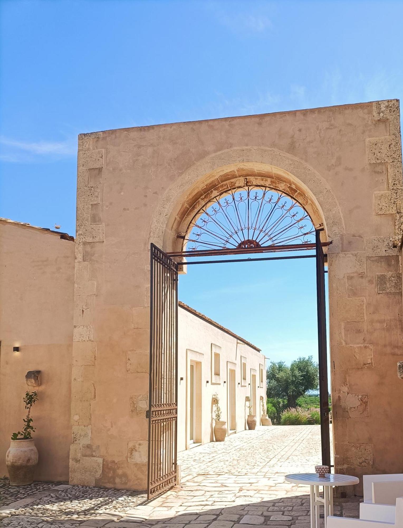 Ballium Luxury Relais Avola Exterior foto